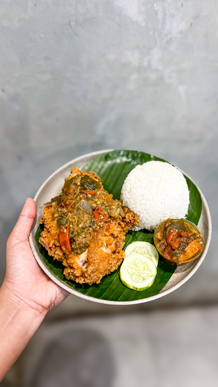 Ayam Geprek 2025: Sambal Khas Indonesia dan Rasa yang Luar Biasa! 